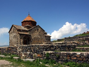 Arménie - klášter Sevanavank